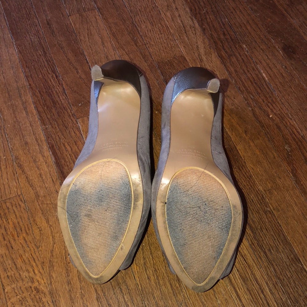 Heels - Picture 4 of 4